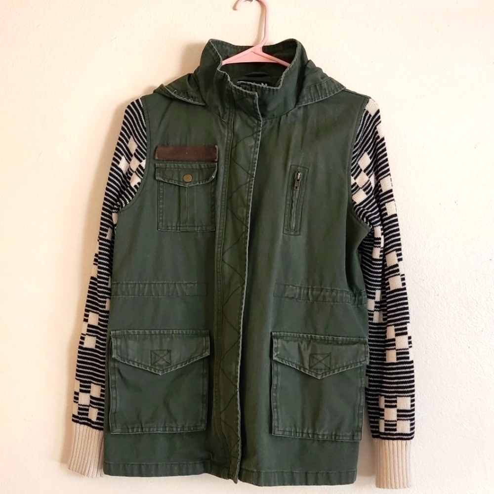 Double Zero Size Small Black/ White /Camo Green